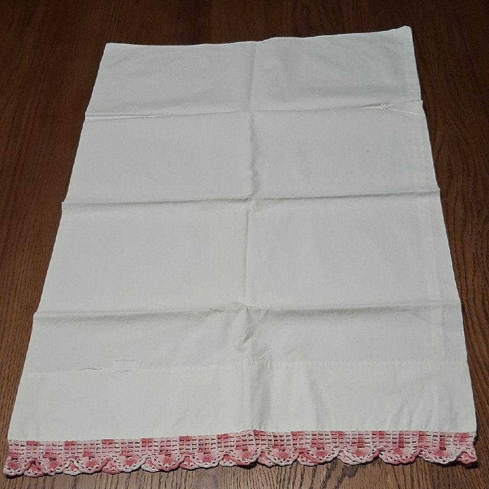Tatted lace trim pillow case 19.5" X 32"
